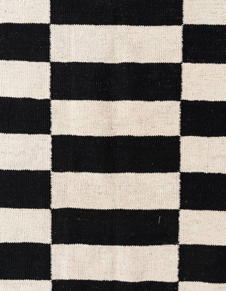 Detail image of  4' 2 x 6'  Hand Woven Kilim Modern Wool Rug