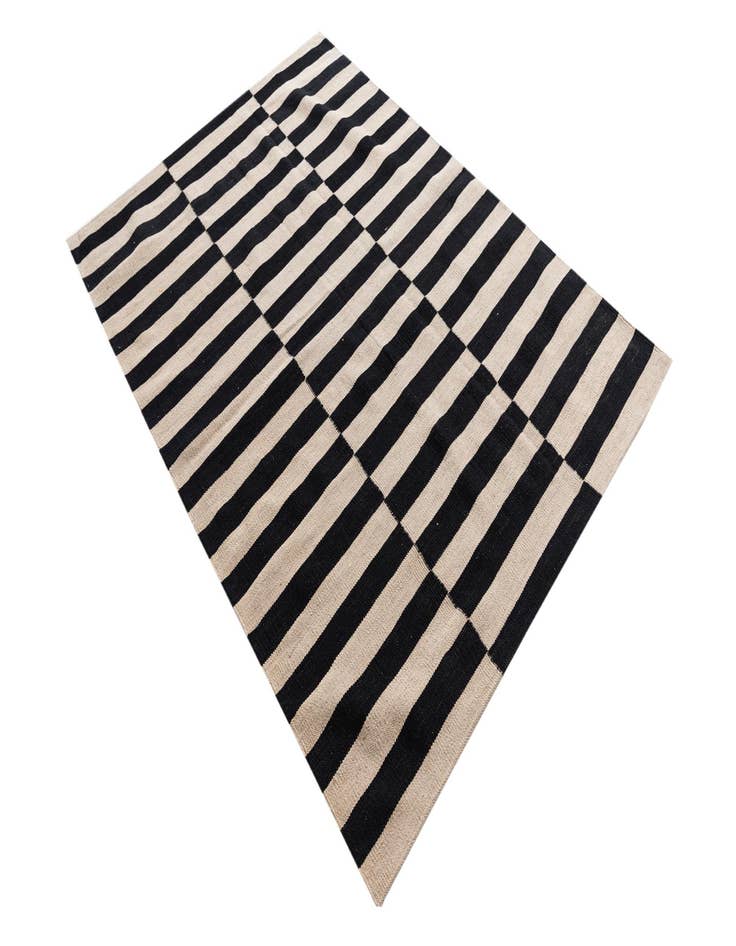 Detail image of  4' 2 x 5' 10  Hand Woven Kilim Modern Wool Rug