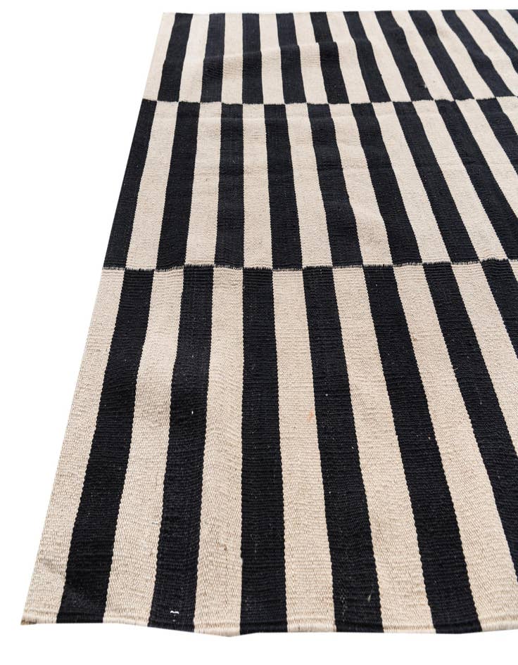 Detail image of  4' 2 x 5' 10  Hand Woven Kilim Modern Wool Rug
