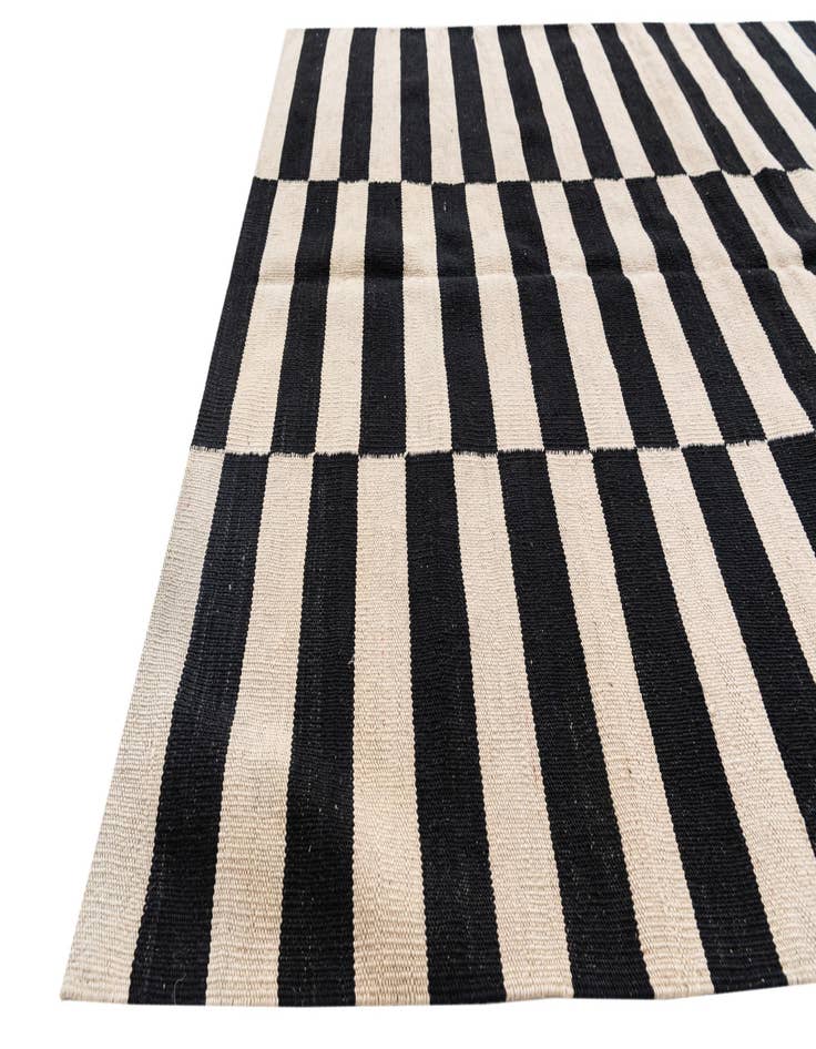 Detail image of  4' x 5' 8  Hand Woven Kilim Modern Wool Rug