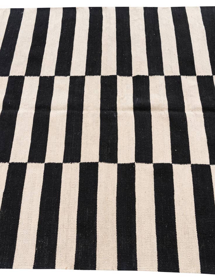 Detail image of  4' x 5' 8  Hand Woven Kilim Modern Wool Rug