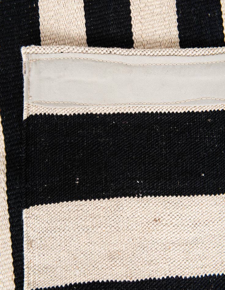 Detail image of  4' x 5' 8  Hand Woven Kilim Modern Wool Rug