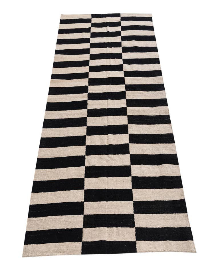 Detail image of  4' x 5' 9  Hand Woven Kilim Modern Wool Rug