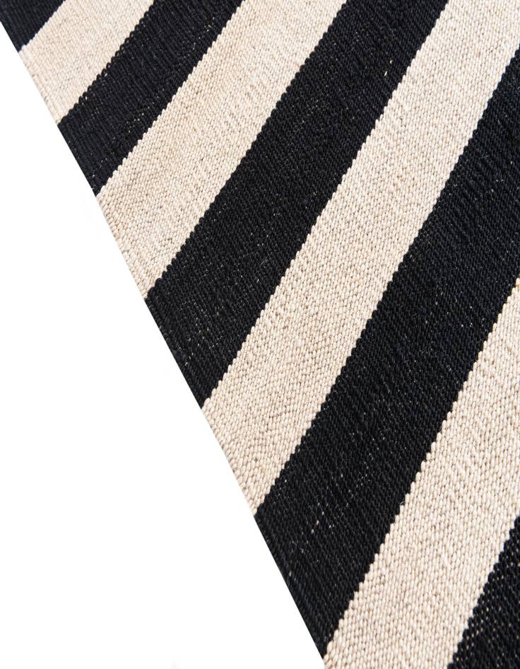 Detail image of  4' x 5' 9  Hand Woven Kilim Modern Wool Rug