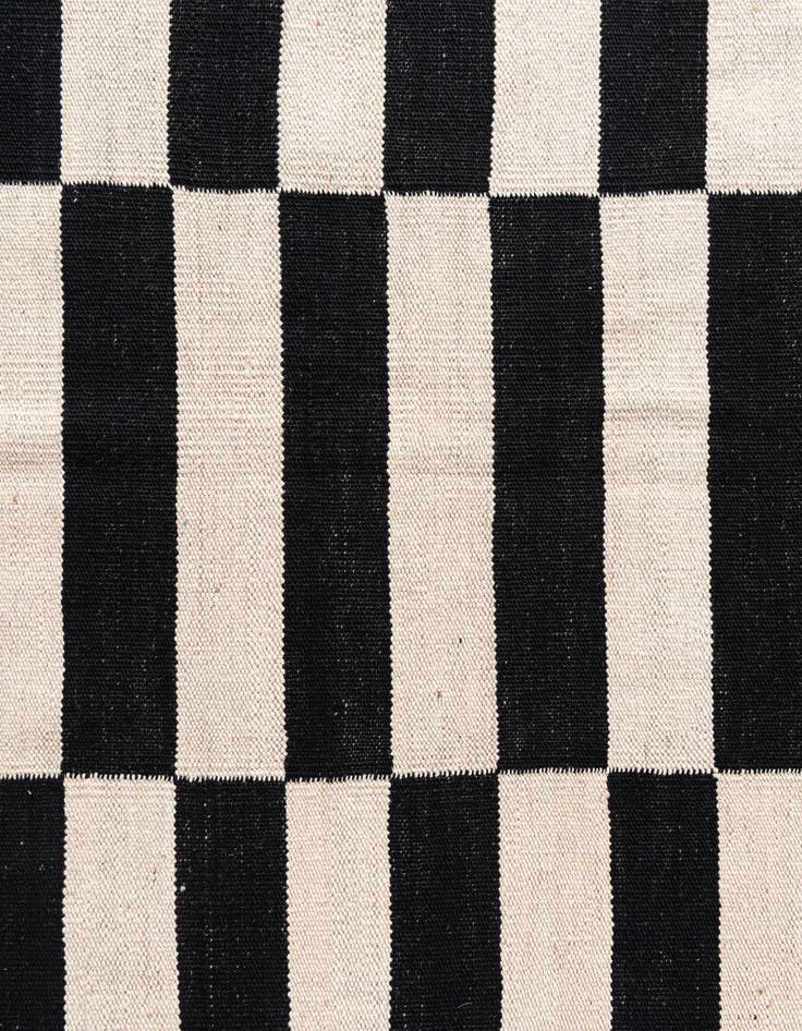 Detail image of  4' x 5' 9  Hand Woven Kilim Modern Wool Rug