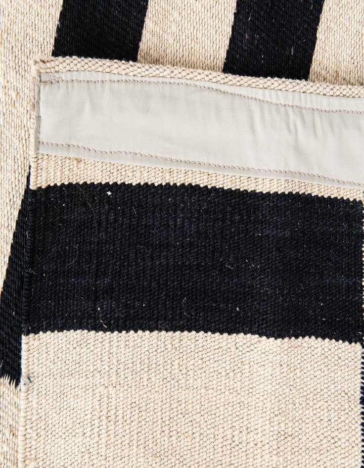 Detail image of  2' 8 x 4'  Hand Woven Kilim Modern Wool Rug