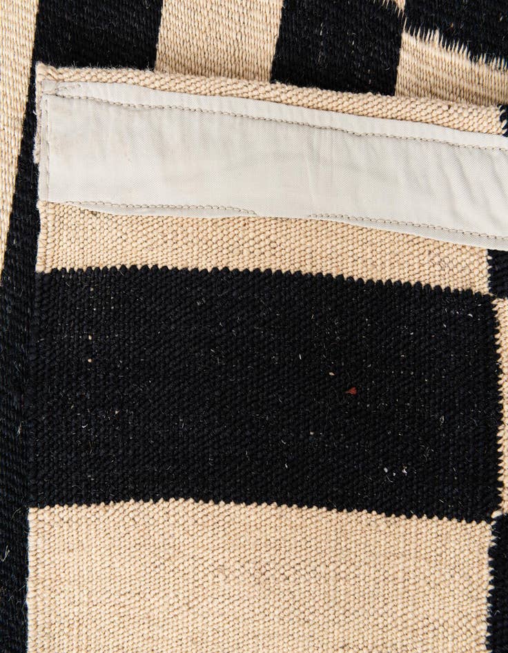 Detail image of  2' 7 x 4'  Hand Woven Kilim Modern Wool Rug