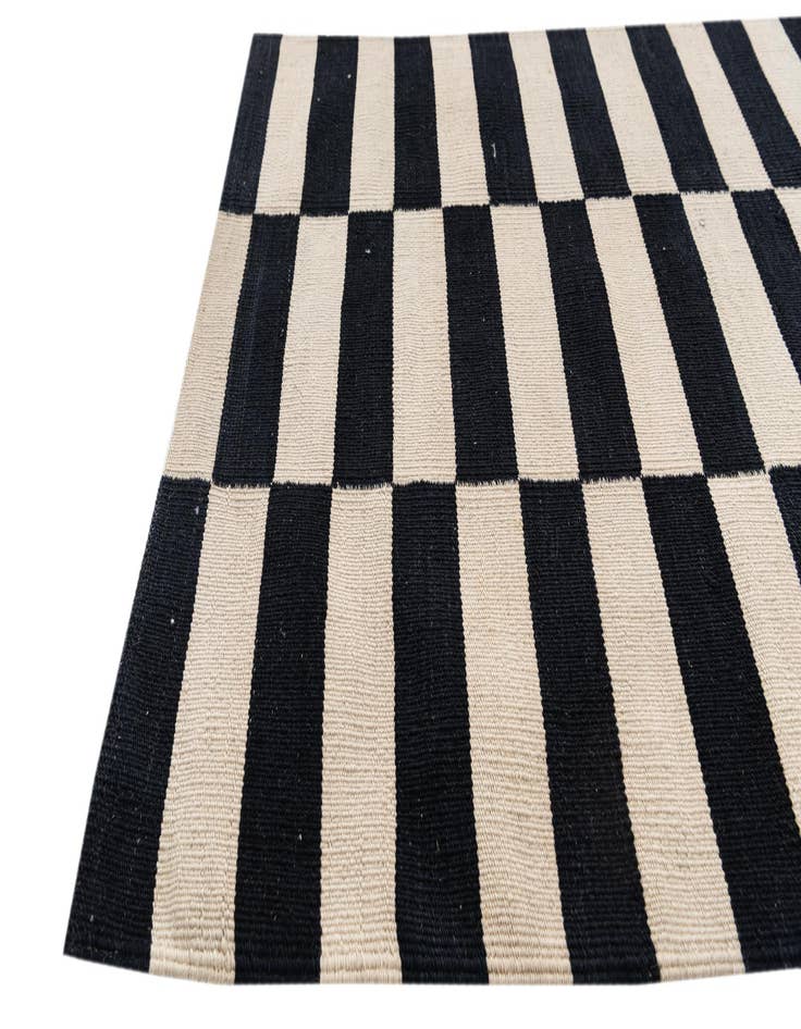 Detail image of  2' 8 x 4'  Hand Woven Kilim Modern Wool Rug