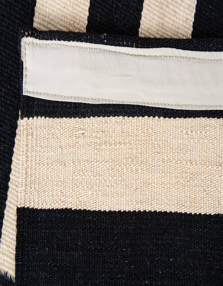 Detail image of  2' 8 x 4'  Hand Woven Kilim Modern Wool Rug