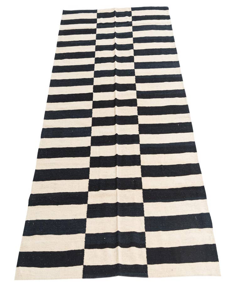 Detail image of  4' 1 x 6'  Hand Woven Kilim Modern Wool Rug