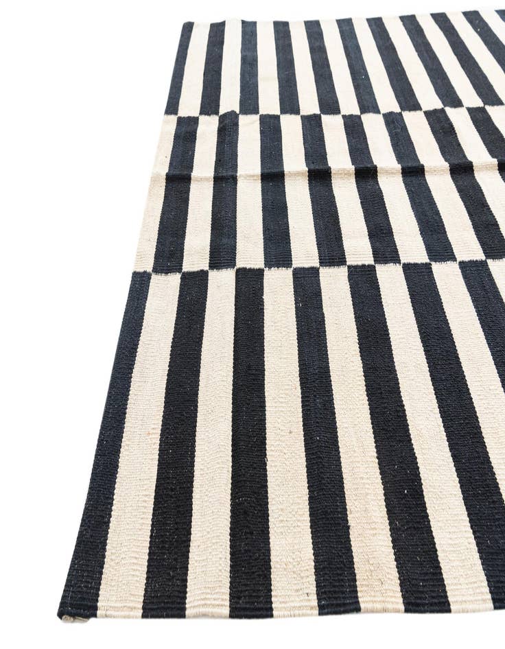 Detail image of  4' 1 x 6'  Hand Woven Kilim Modern Wool Rug