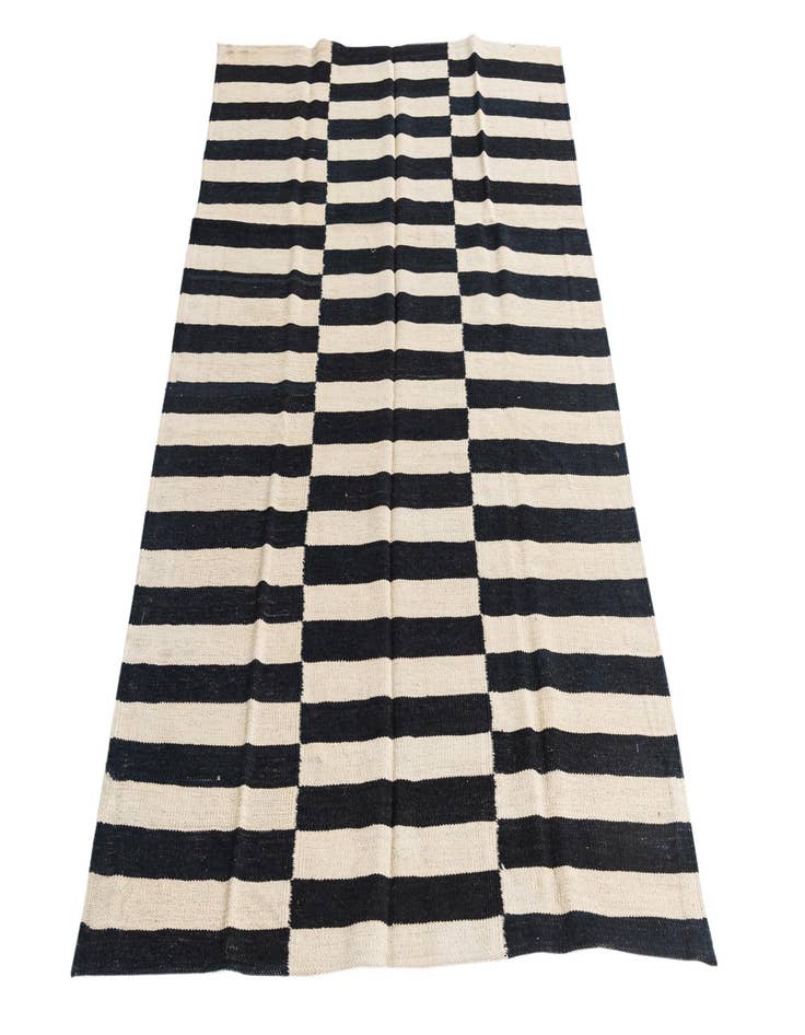 Detail image of  4' 1 x 5' 10  Hand Woven Kilim Modern Wool Rug