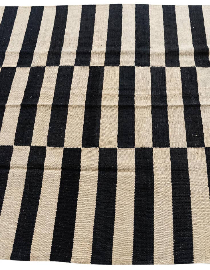 Detail image of  4' 4 x 5' 10  Hand Woven Kilim Modern Wool Rug