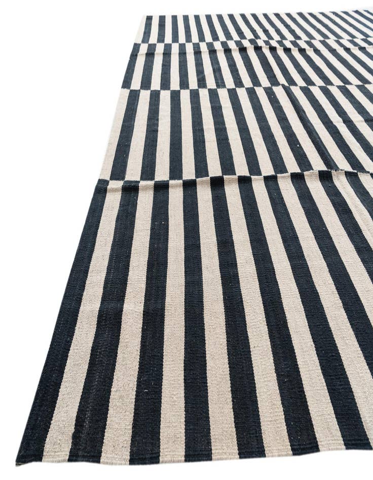 Detail image of  8' 6 x 11' 2  Hand Woven Kilim Modern Wool Rug