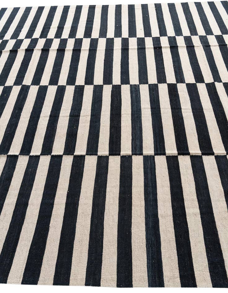 Detail image of  8' 6 x 11' 2  Hand Woven Kilim Modern Wool Rug