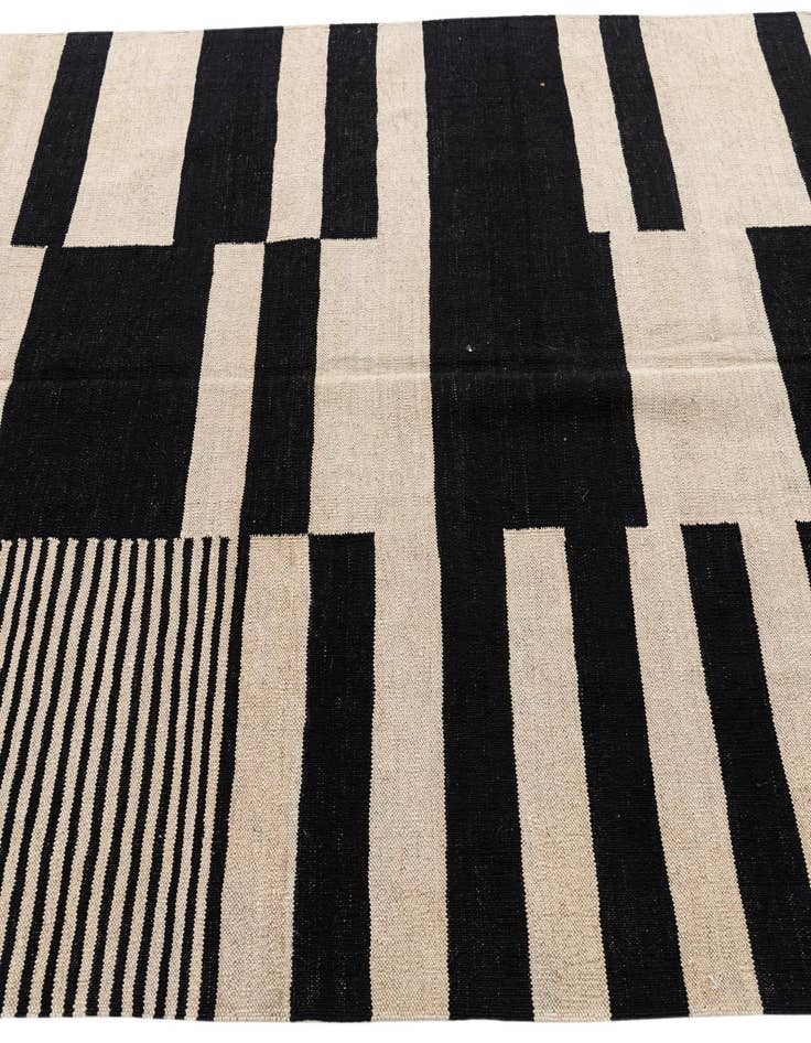 Detail image of  5' 7 x 7' 10  Hand Woven Kilim Modern Wool Rug