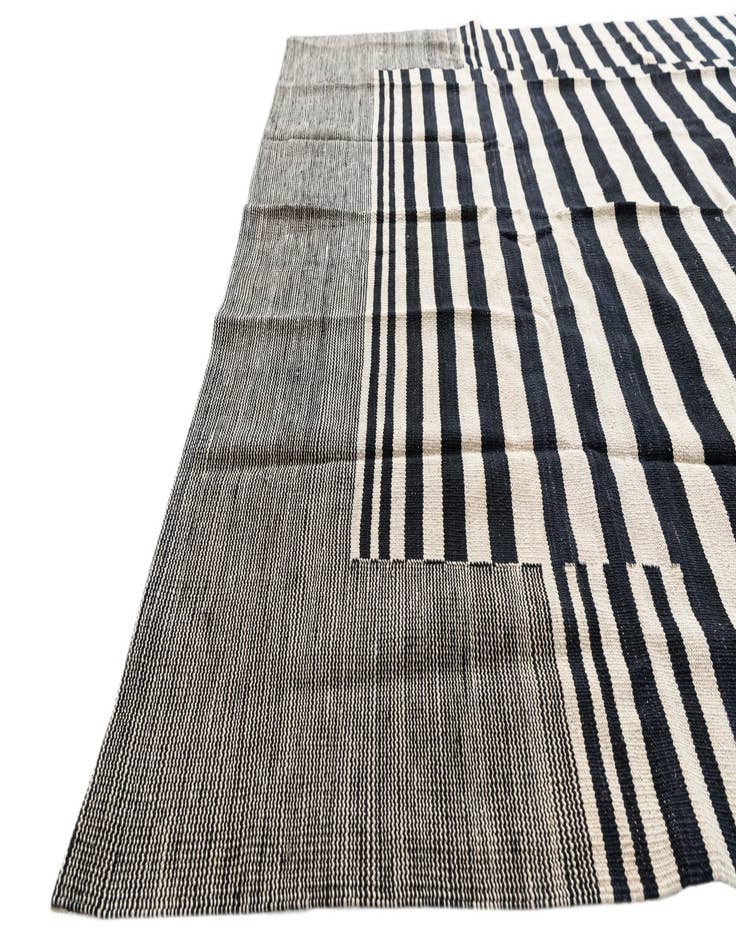 Detail image of  5' 8 x 7' 8  Hand Woven Kilim Modern Wool Rug