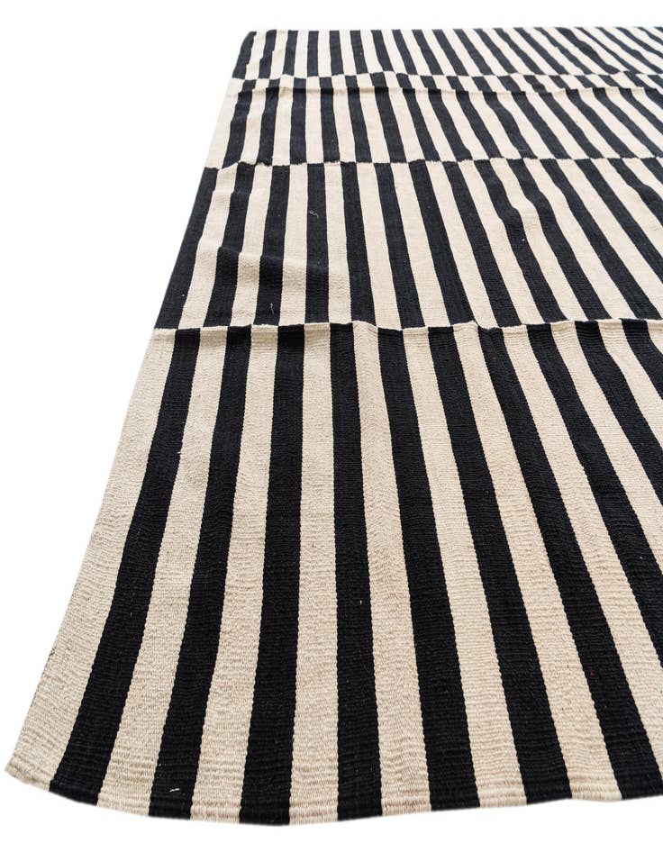 Detail image of  8' 2 x 9' 7  Hand Woven Kilim Modern Wool Rug