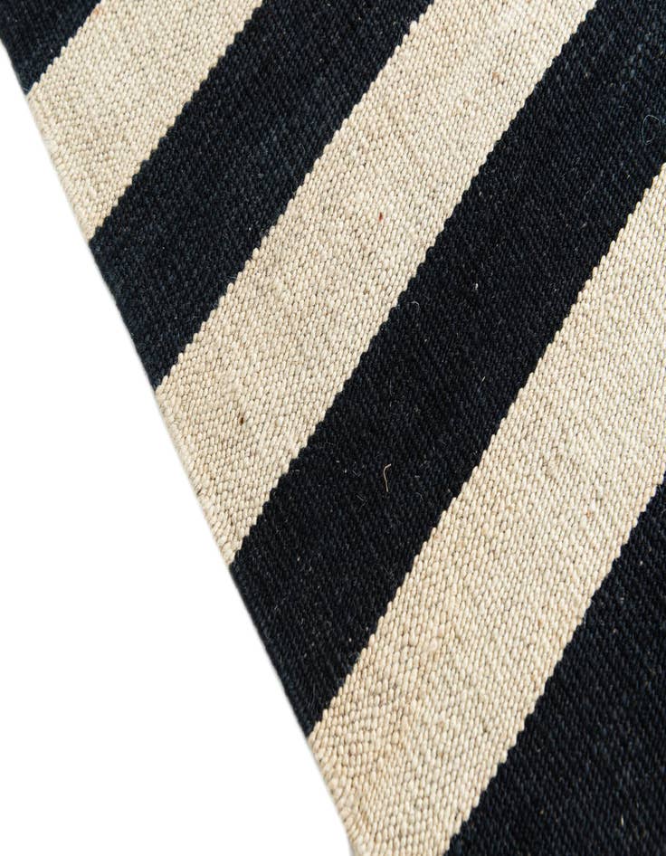 Detail image of  3' 4 x 4' 10  Hand Woven Kilim Modern Wool Rug
