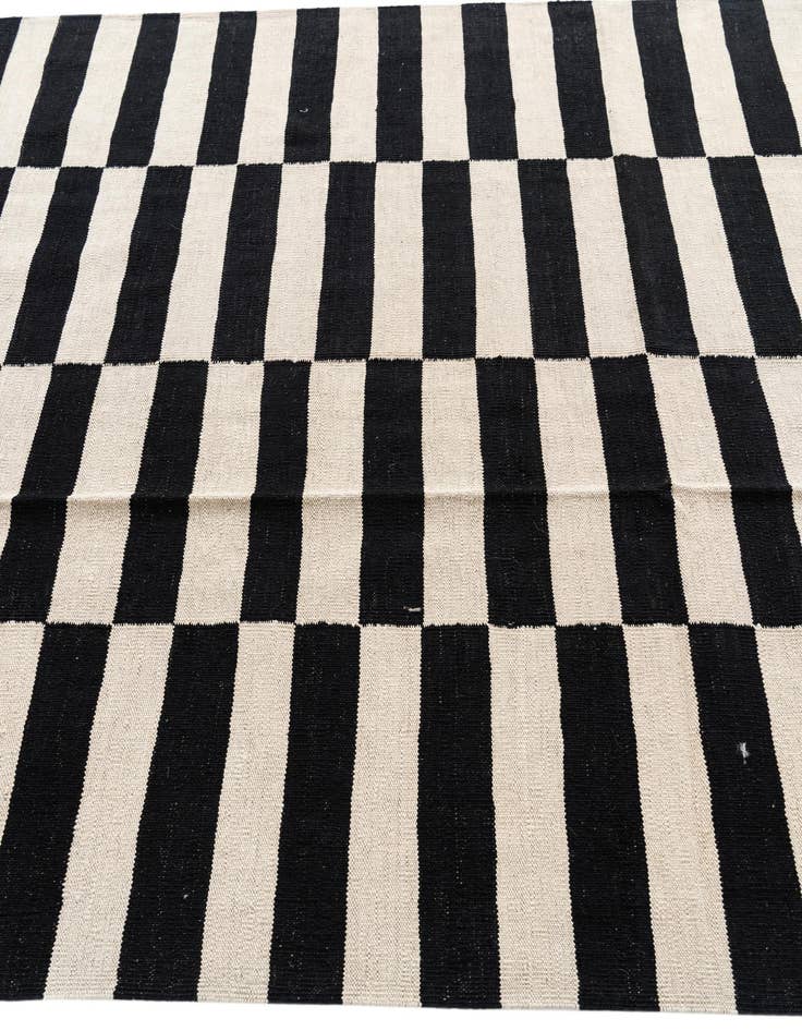 Detail image of  5' 8 x 7' 10  Hand Woven Kilim Modern Wool Rug