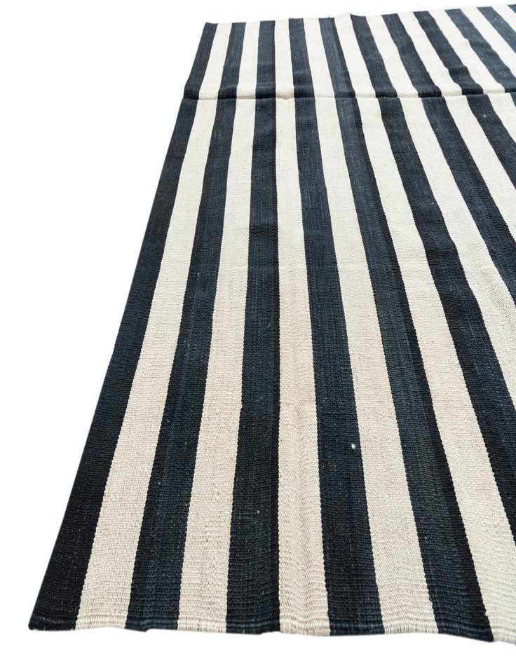 Detail image of  5' 6 x 8'  Hand Woven Kilim Modern Wool Rug