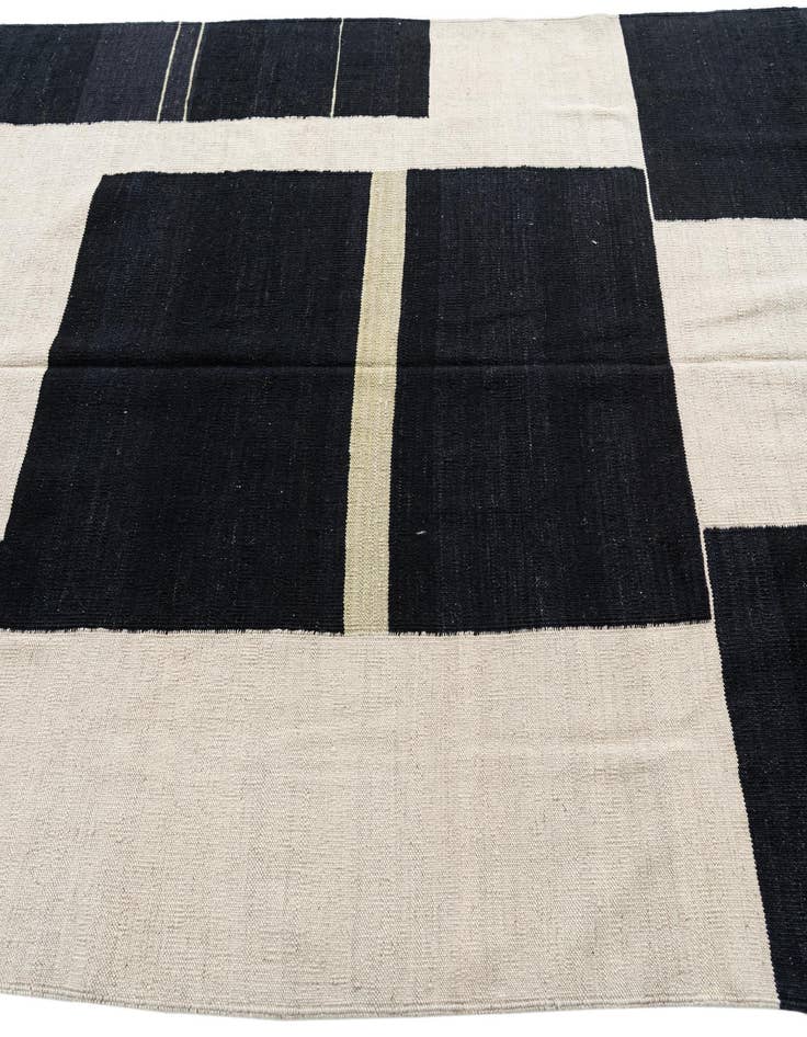 Detail image of  5' 5 x 6' 3  Hand Woven Kilim Modern Wool Rug
