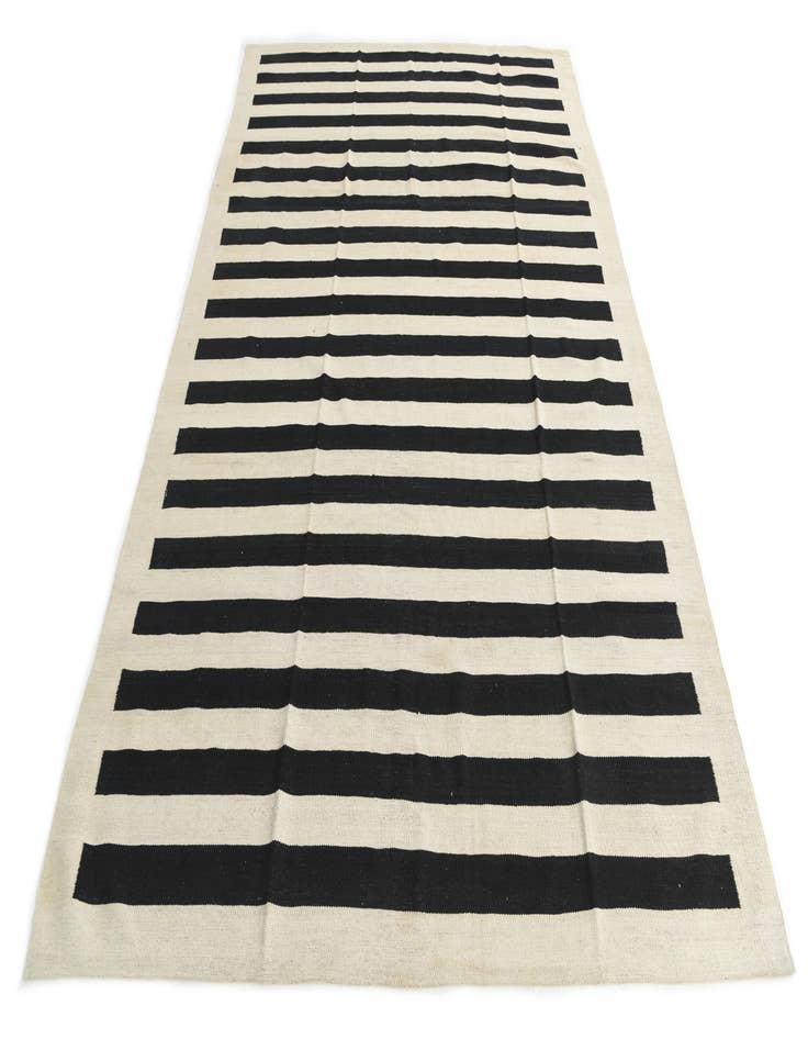 Detail image of  6' 6 x 9' 8  Hand Woven Kilim Modern Wool Rug