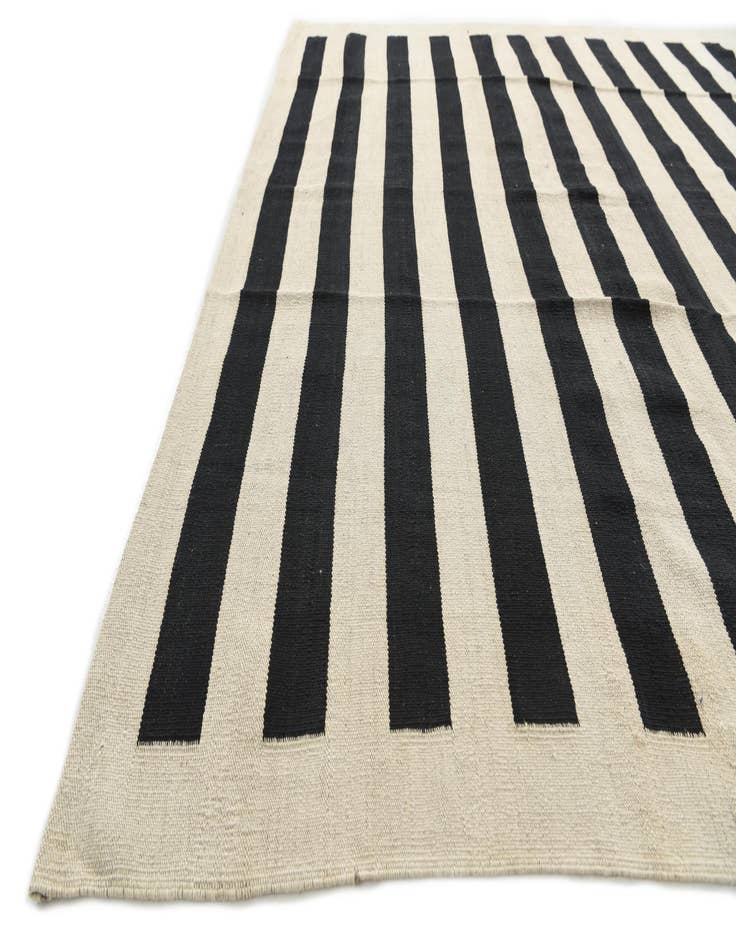Detail image of  6' 6 x 9' 8  Hand Woven Kilim Modern Wool Rug