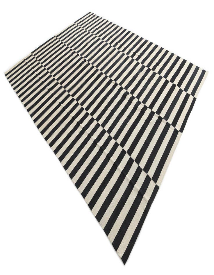 Detail image of  8' 6 x 11' 2  Hand Woven Kilim Modern Wool Rug