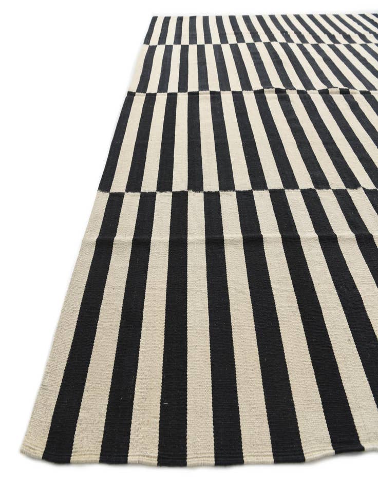 Detail image of  8' 6 x 11' 2  Hand Woven Kilim Modern Wool Rug