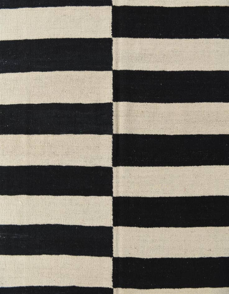 Detail image of  8' 6 x 11' 2  Hand Woven Kilim Modern Wool Rug