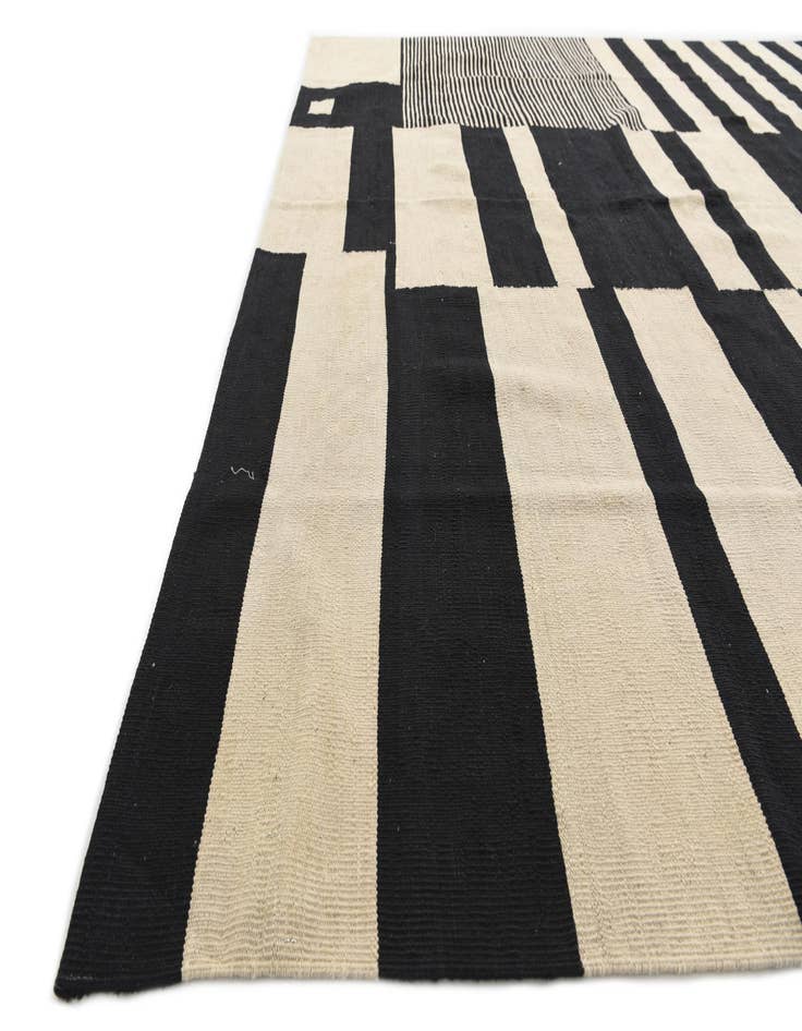 Detail image of  8' 5 x 9' 10  Hand Woven Kilim Modern Wool Rug