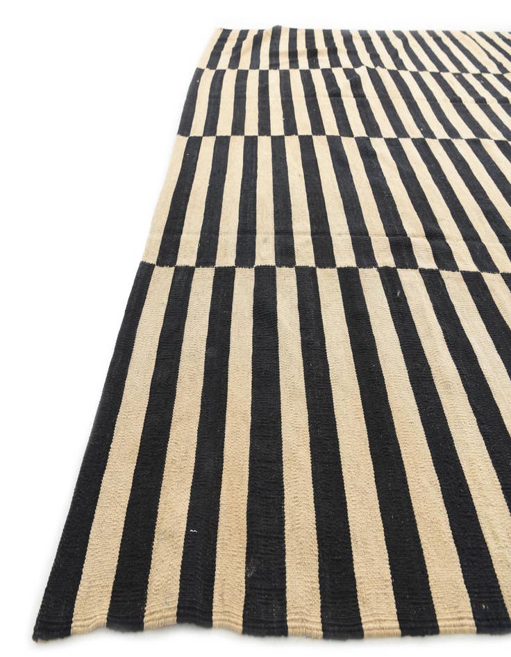 Detail image of  8' 4 x 11' 2  Hand Woven Kilim Modern Wool Rug