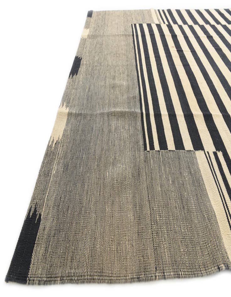 Detail image of  6' 7 x 9' 8  Hand Woven Kilim Modern Wool Rug