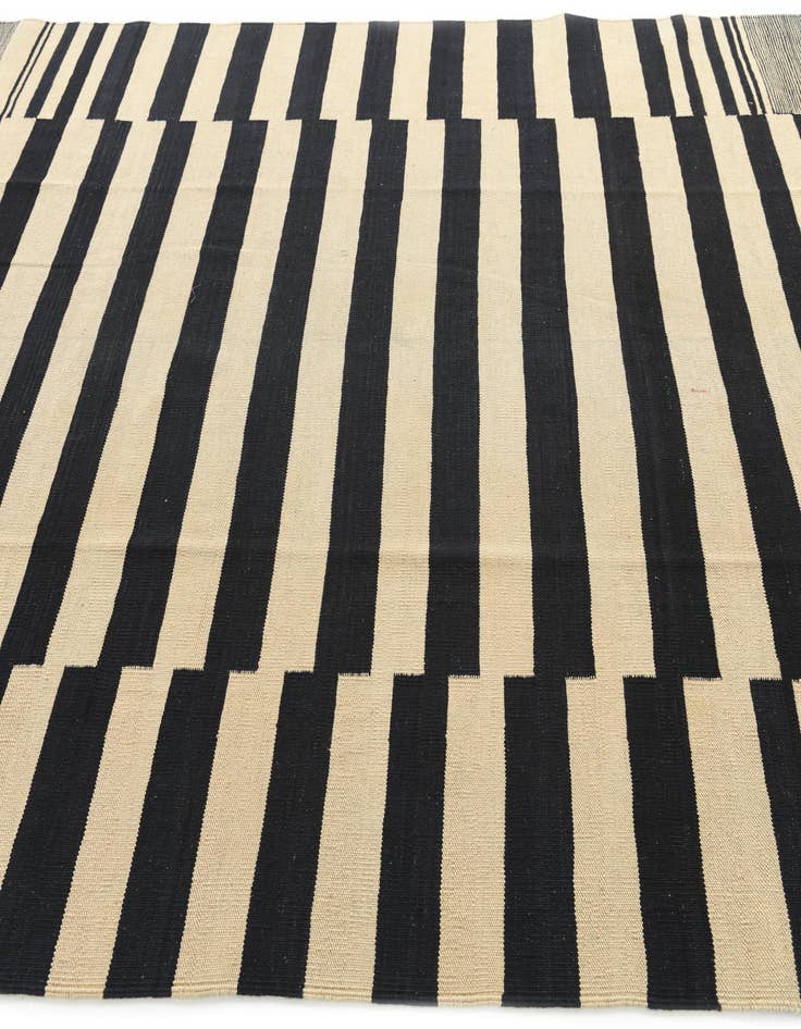 Detail image of  6' 7 x 9' 8  Hand Woven Kilim Modern Wool Rug