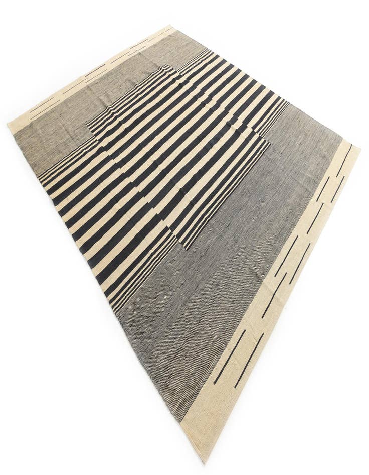 Detail image of  8' 2 x 9' 9  Hand Woven Kilim Modern Wool Rug