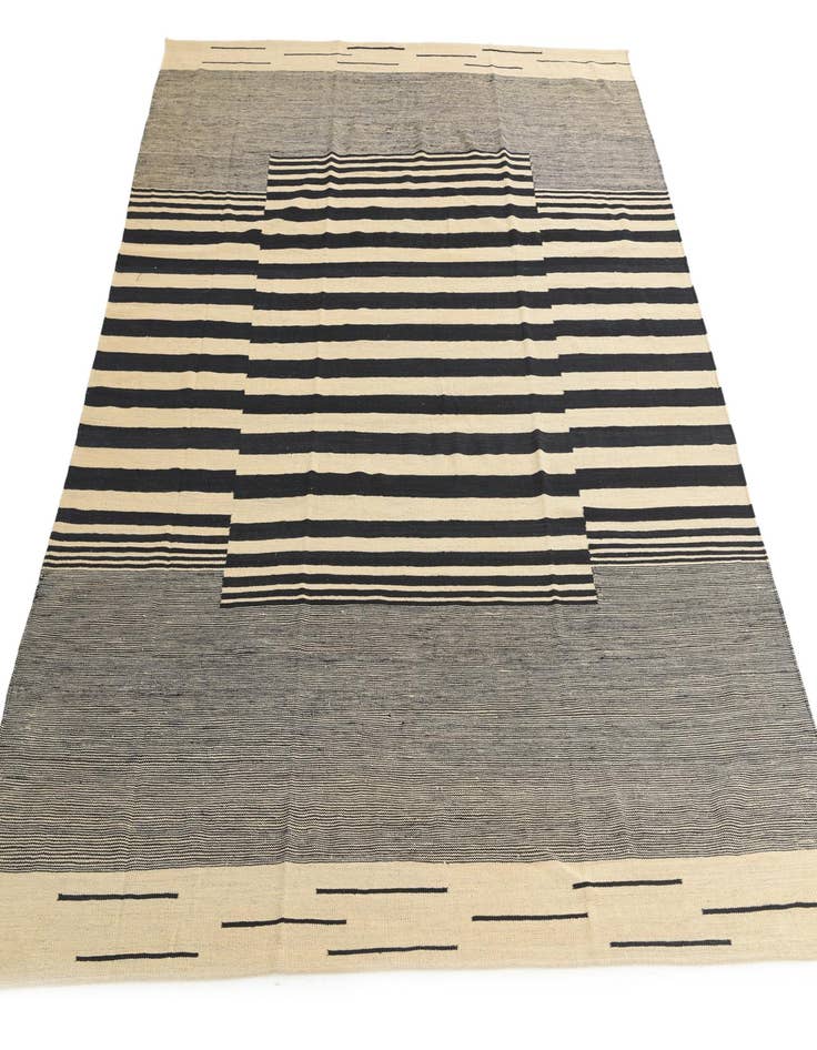 Detail image of  8' 2 x 9' 9  Hand Woven Kilim Modern Wool Rug