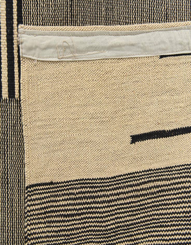 Detail image of  8' 2 x 9' 9  Hand Woven Kilim Modern Wool Rug