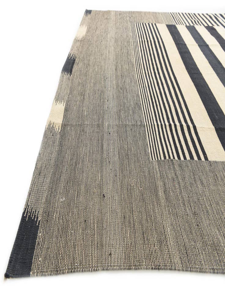 Detail image of  6' 9 x 9' 9  Hand Woven Kilim Modern Wool Rug