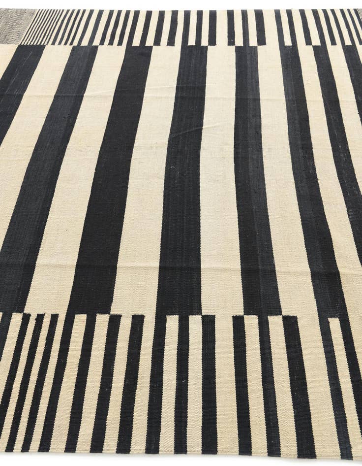 Detail image of  6' 9 x 9' 9  Hand Woven Kilim Modern Wool Rug