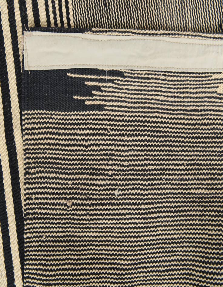 Detail image of  6' 9 x 9' 9  Hand Woven Kilim Modern Wool Rug