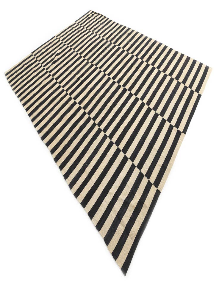 Detail image of  8' 5 x 11' 2  Hand Woven Kilim Modern Wool Rug