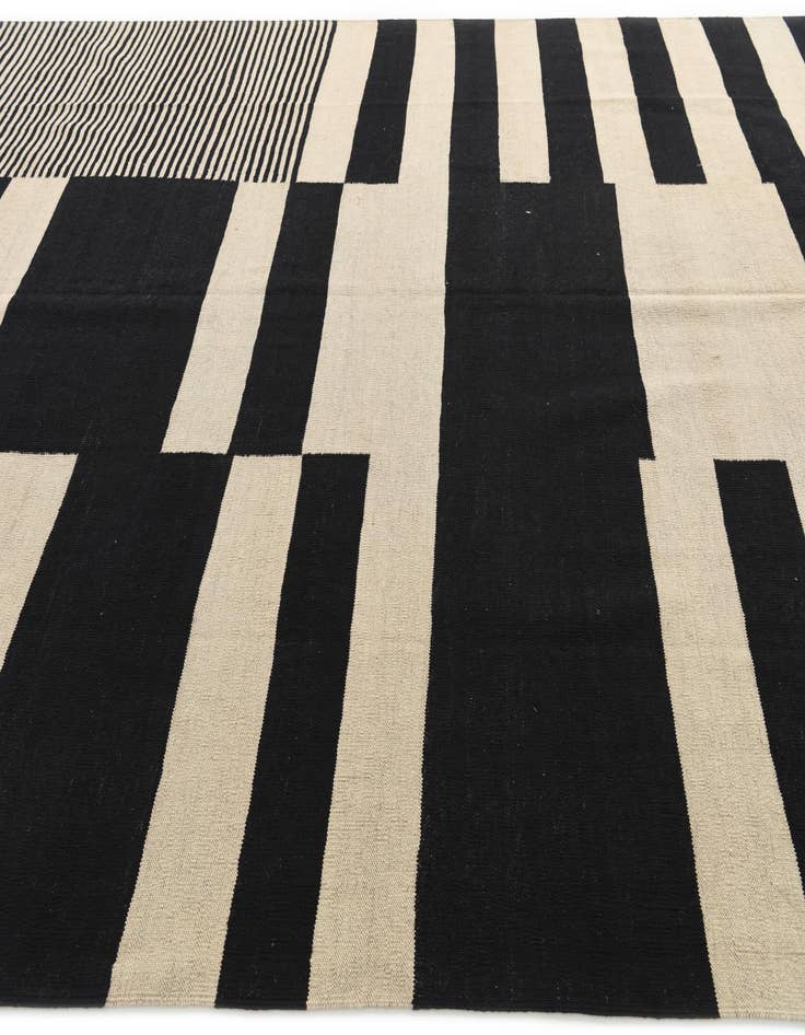 Detail image of  8' 9 x 11' 3  Hand Woven Kilim Modern Wool Rug