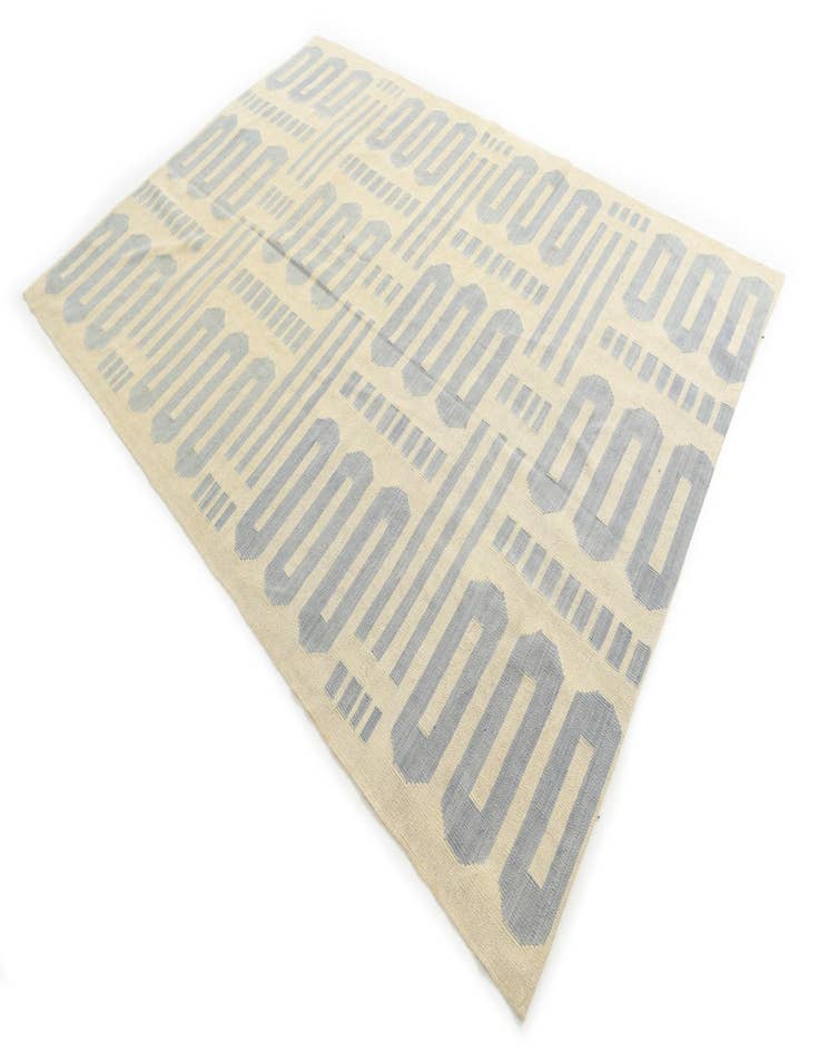 Detail image of  6' 6 x 9' 5  Hand Woven Kilim Modern Wool Rug