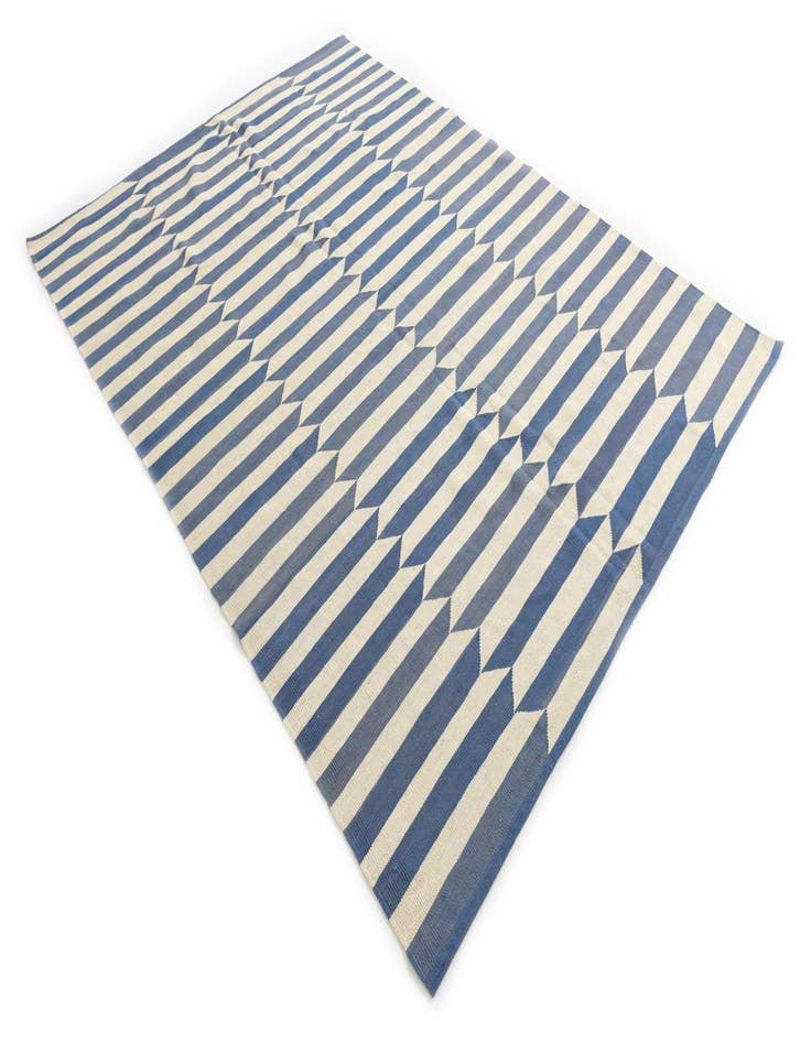 Detail image of  6' 9 x 9' 6  Hand Woven Kilim Modern Wool Rug