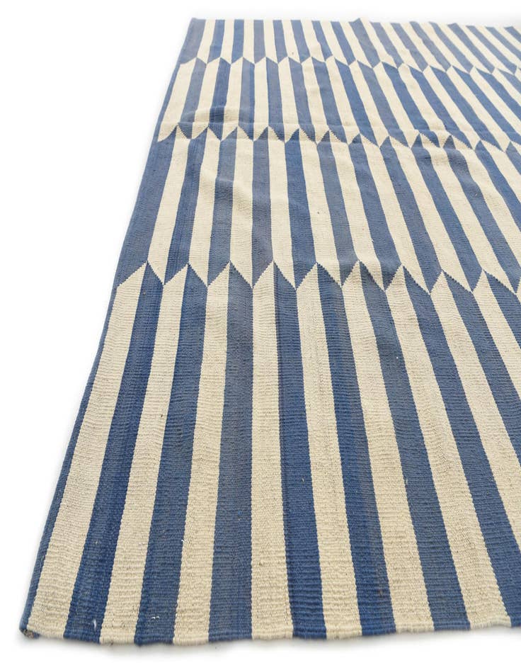 Detail image of  6' 9 x 9' 6  Hand Woven Kilim Modern Wool Rug