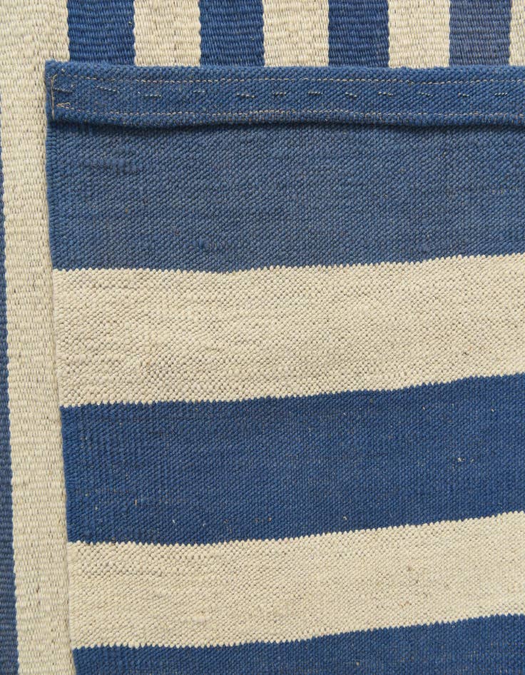 Detail image of  6' 9 x 9' 6  Hand Woven Kilim Modern Wool Rug