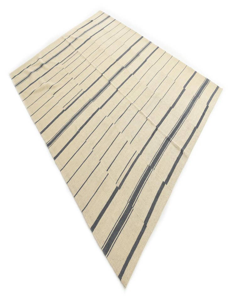 Detail image of  7' 3 x 9' 2  Hand Woven Kilim Modern Wool Rug