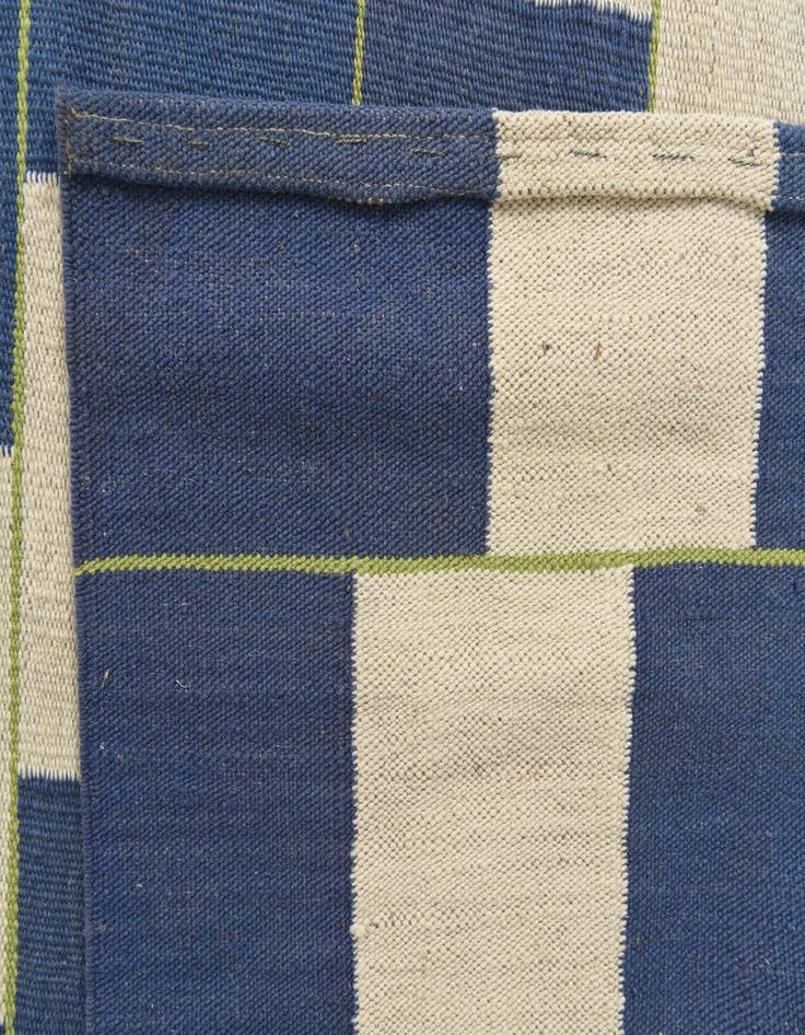 Detail image of  7' 1 x 9' 7  Hand Woven Kilim Modern Wool Rug