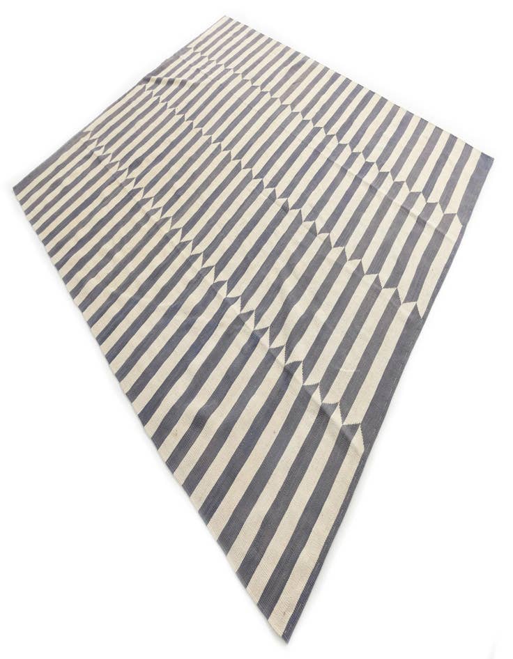 Detail image of  8' 3 x 9' 8  Hand Woven Kilim Modern Wool Rug